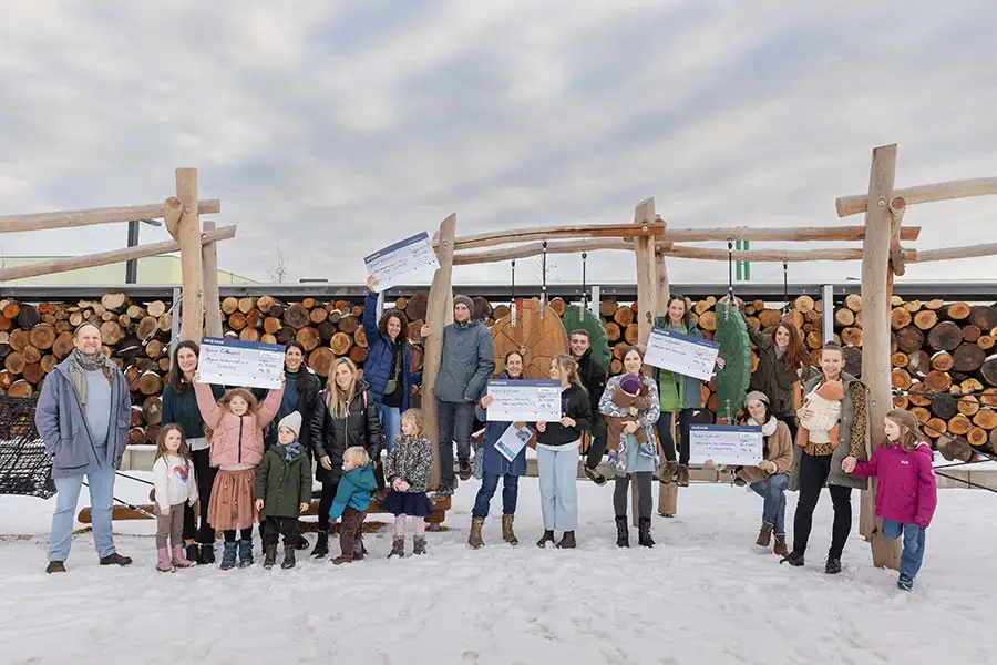 2022 haben die ersten fünf Waldkindergärten eine Spende von der neu gegründeten Rapunzel Stiftung erhalten.